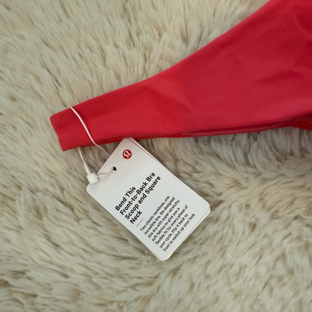 Lululemon Sports Bra (S/M) *New w/ tags - Picture 4 of 6